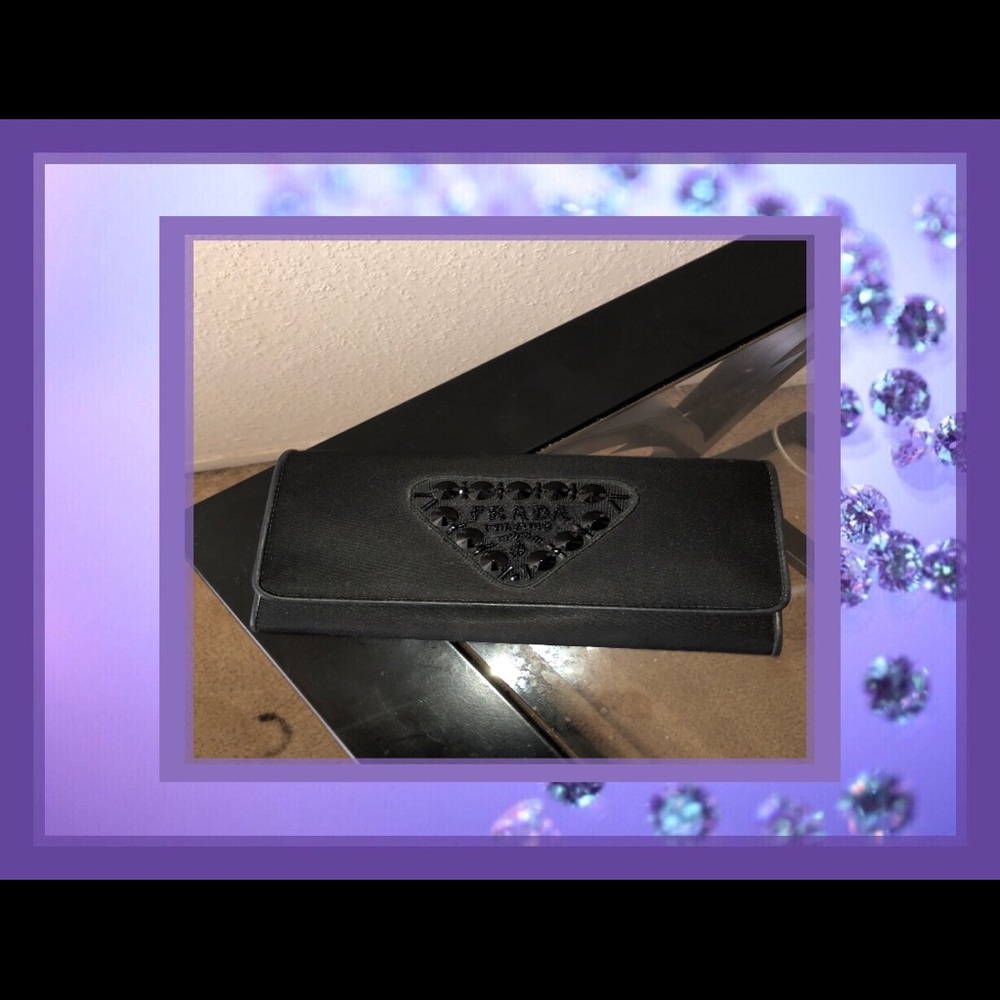 Vintage Authentic Prada Large Wallet💜🖤💜
