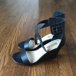Kenneth Cole reaction black wedges