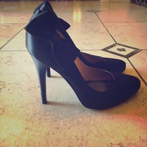 Badgley  Muschka Satin bow pumps