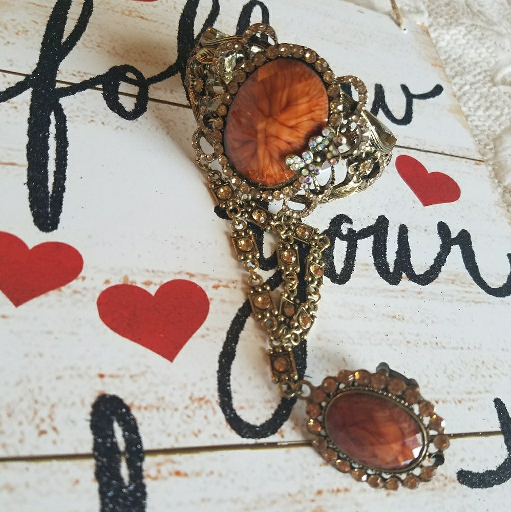 Caramel Jewel bangle with connected ring