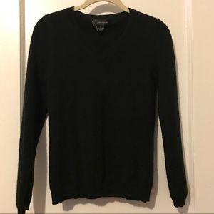 Bloomingdale’s Black Cashmere V-Neck Sweater Small