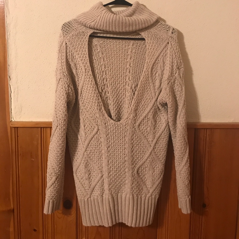 Open back BKE sweater