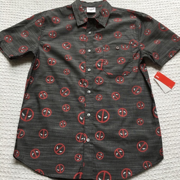Marvel Deadpool Button-Down Shirt Men's New - Picture 2 of 5
