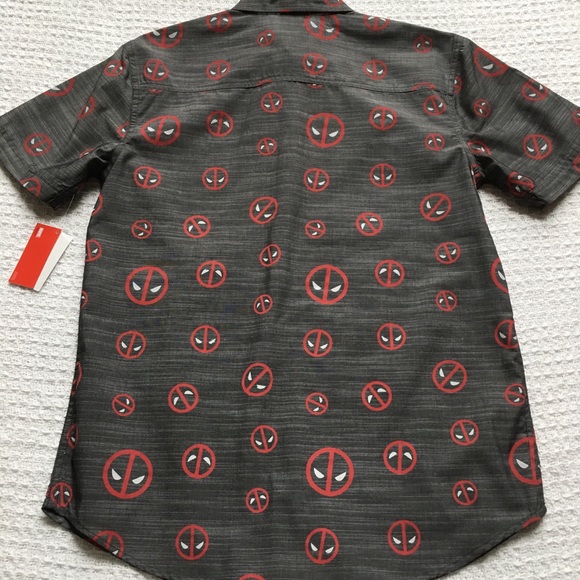 Marvel Deadpool Button-Down Shirt Men's New - Picture 5 of 5