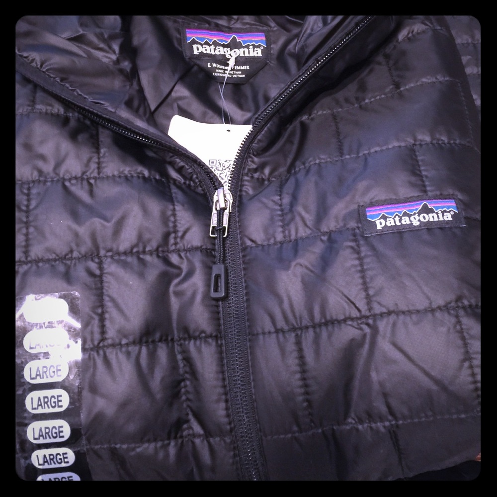 New, Patagonia women's Nano Puff Hoody large