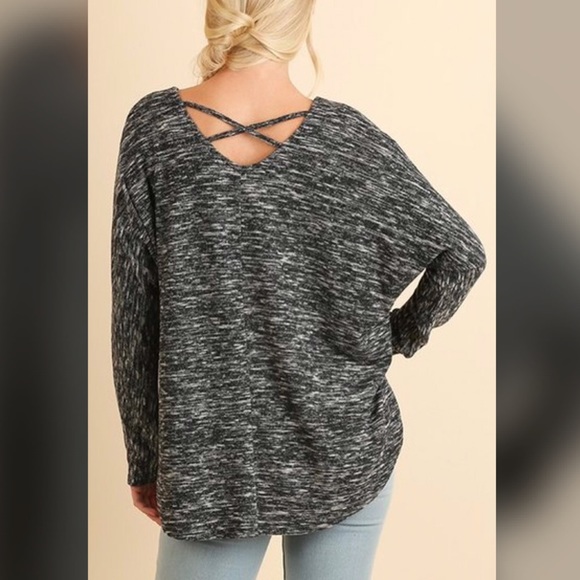 ✅CLOSET CLOSING!✅Brooke V-Neck Top - Picture 3 of 3
