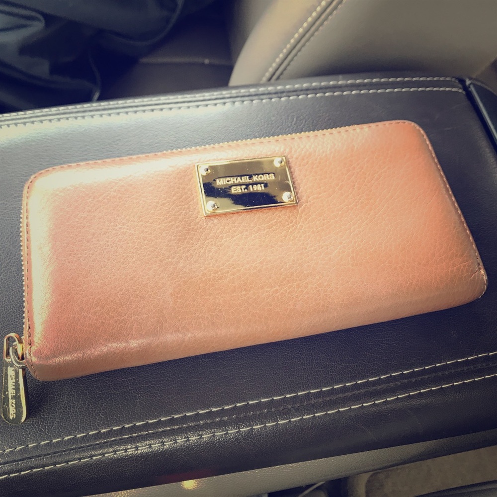 Gently Used Michael Kors Luggage Wallet