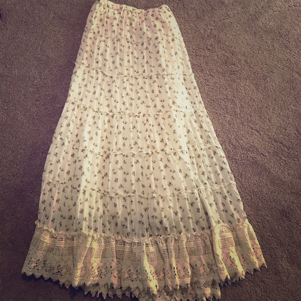 NWOT Gorgeous Ralph Lauren skirt