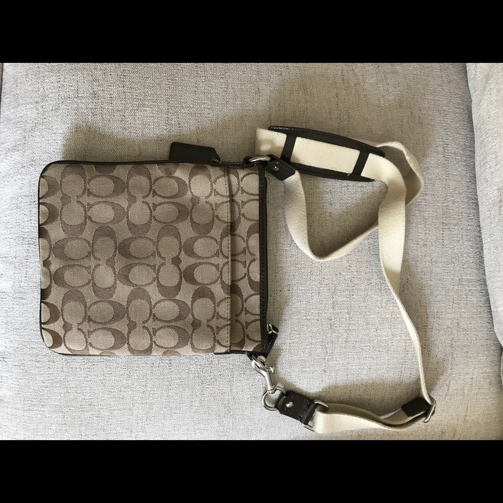 Coach Crossbody Bag - Picture 2 of 4