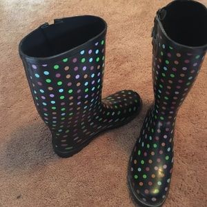 Black rain boots!
