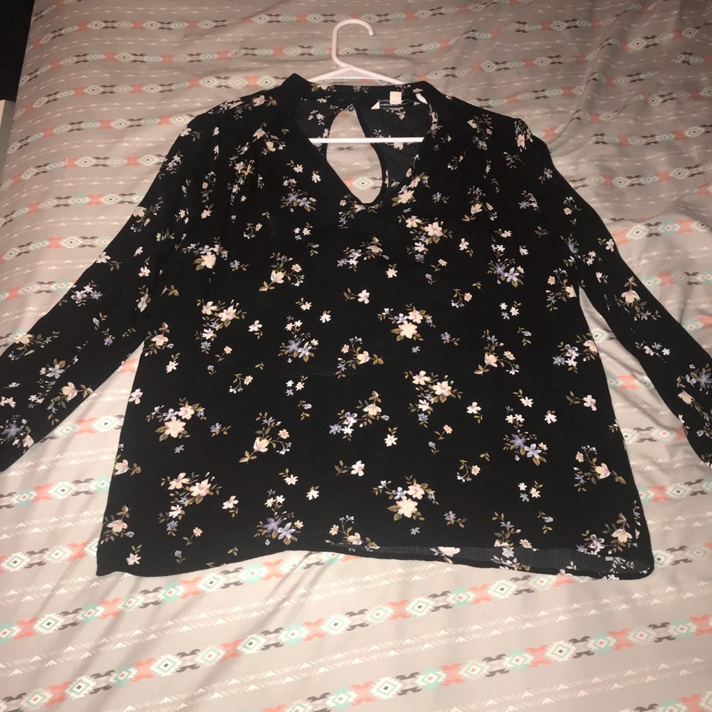 Floral American Eagle long sleeve shirt.