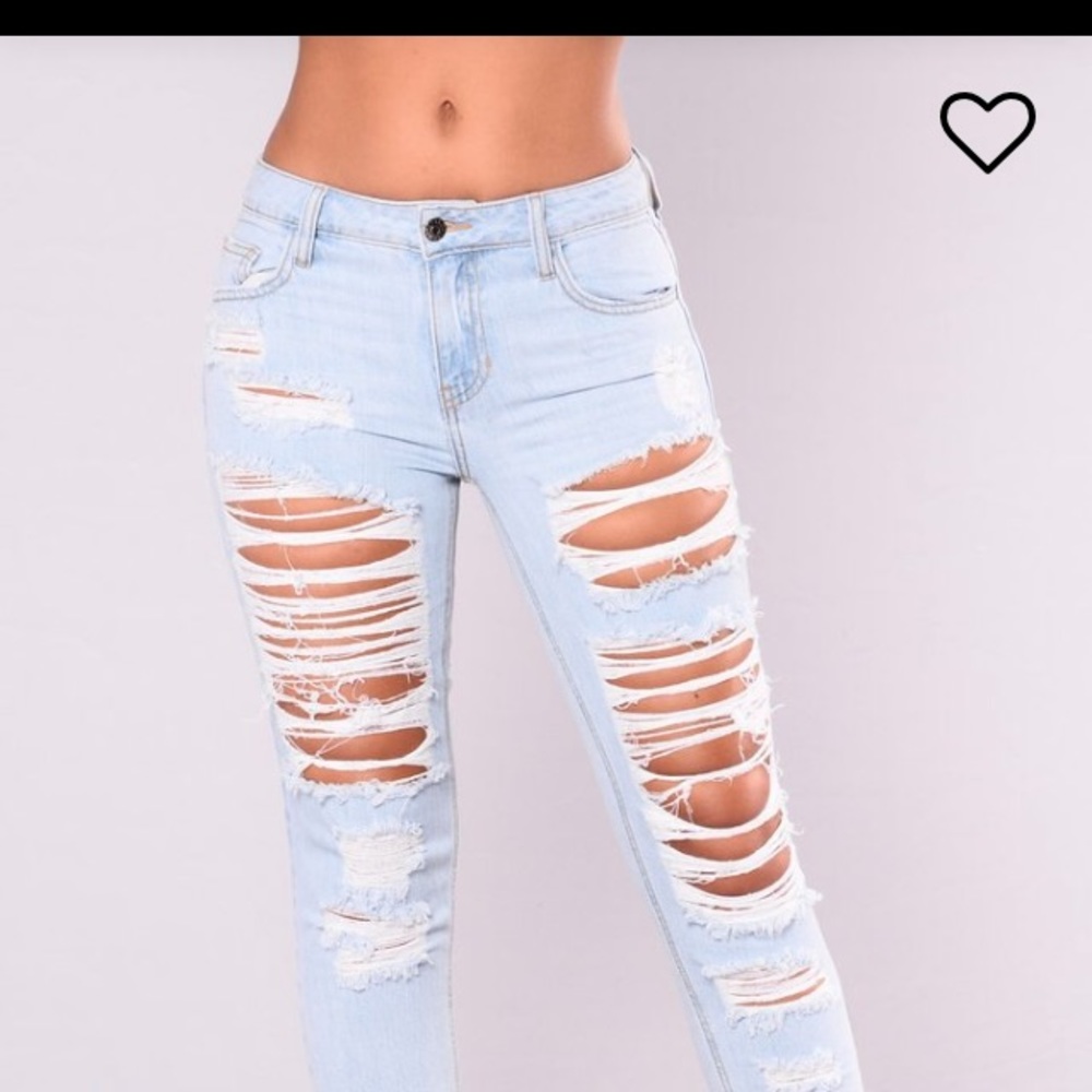 Destroyed ripped boyfriend jeans !