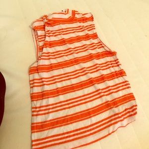 I am selling an nice tank top