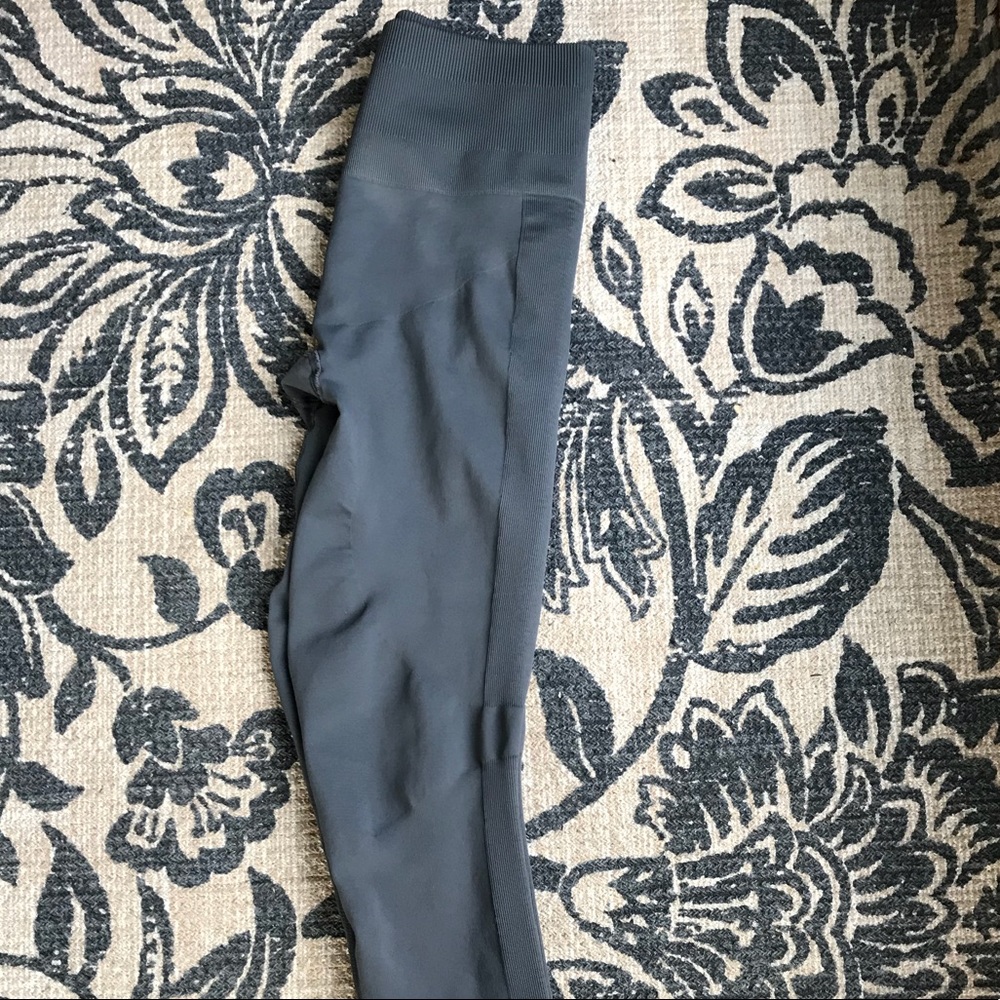 Long grey lululemon leggings