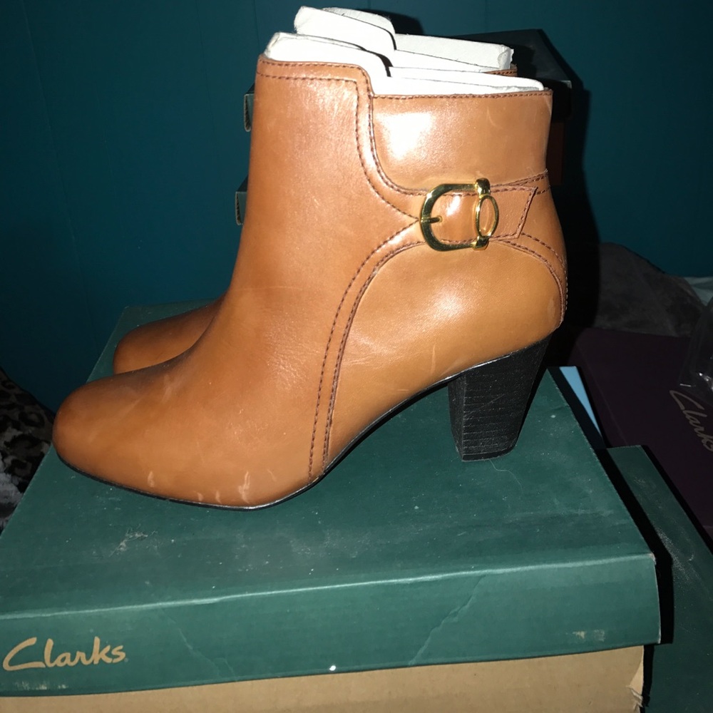 Zip up tan booties