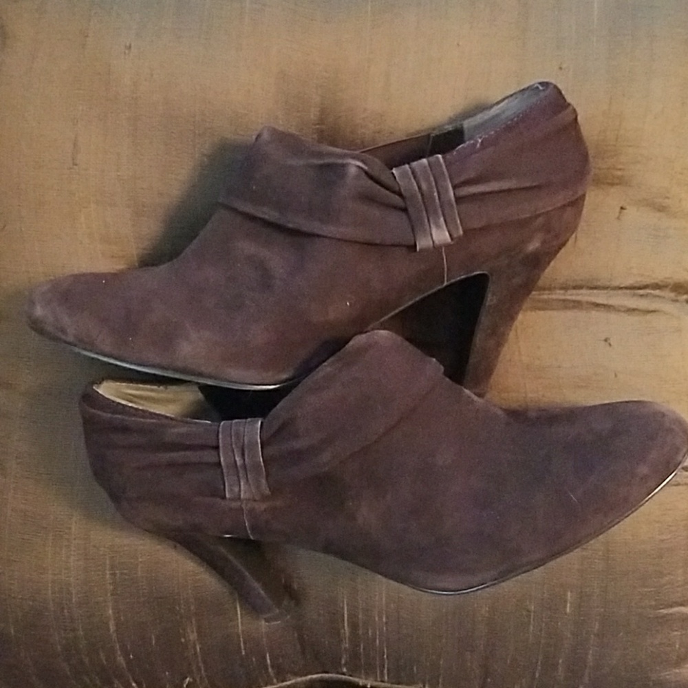 Vintage Tahari Suede Leather Ankle Boots