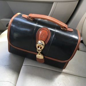 ❤️NWOT adorable patent leather purse❤️