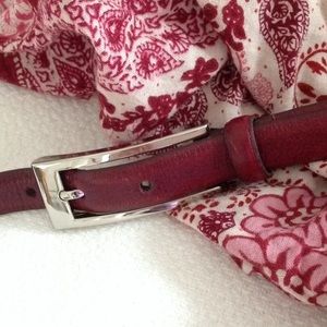 Ellen Tracy leather belt in burgundy purple 32"