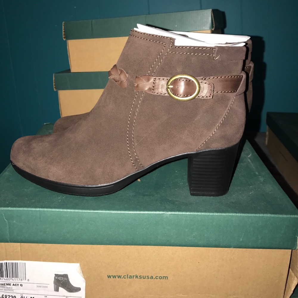 Brown zip boots