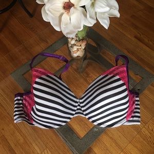 🛍 Make Offer- Cacique plunge style bra size 46DDD