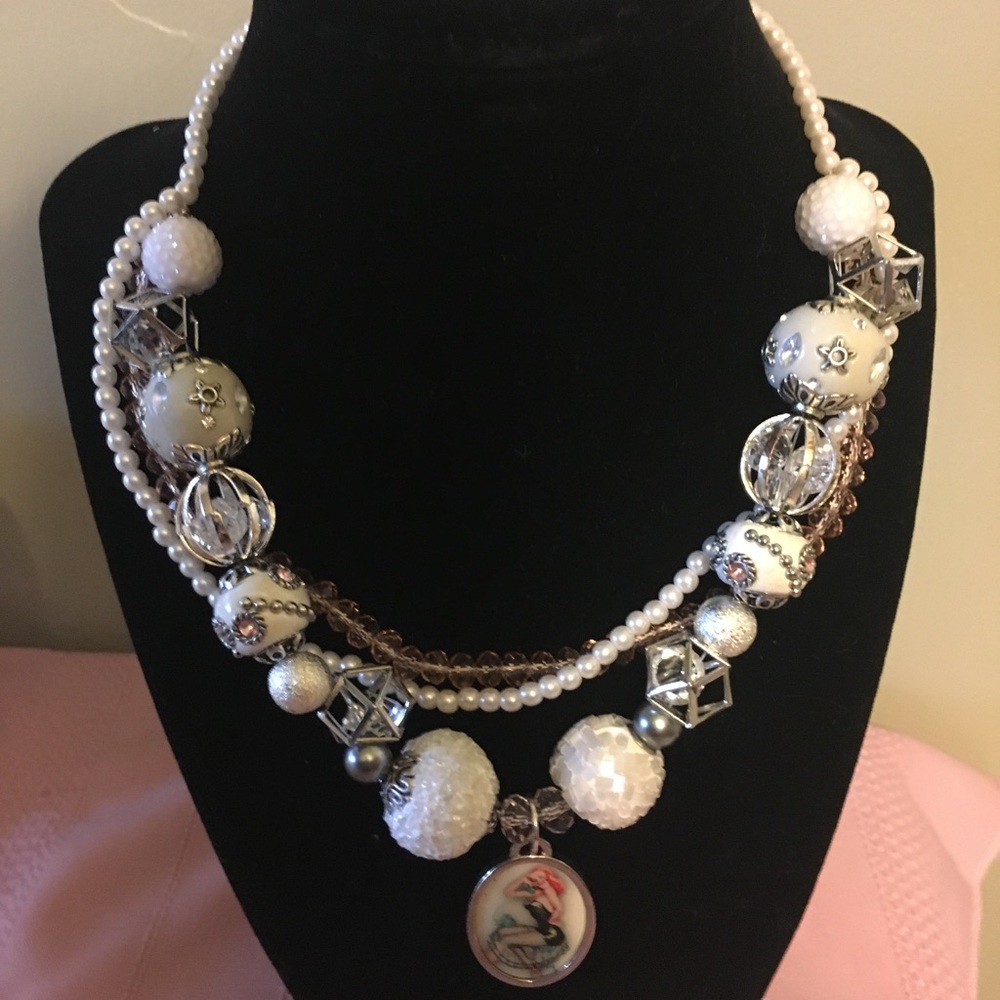 LEXIE JADE JEWELS NECKLACE