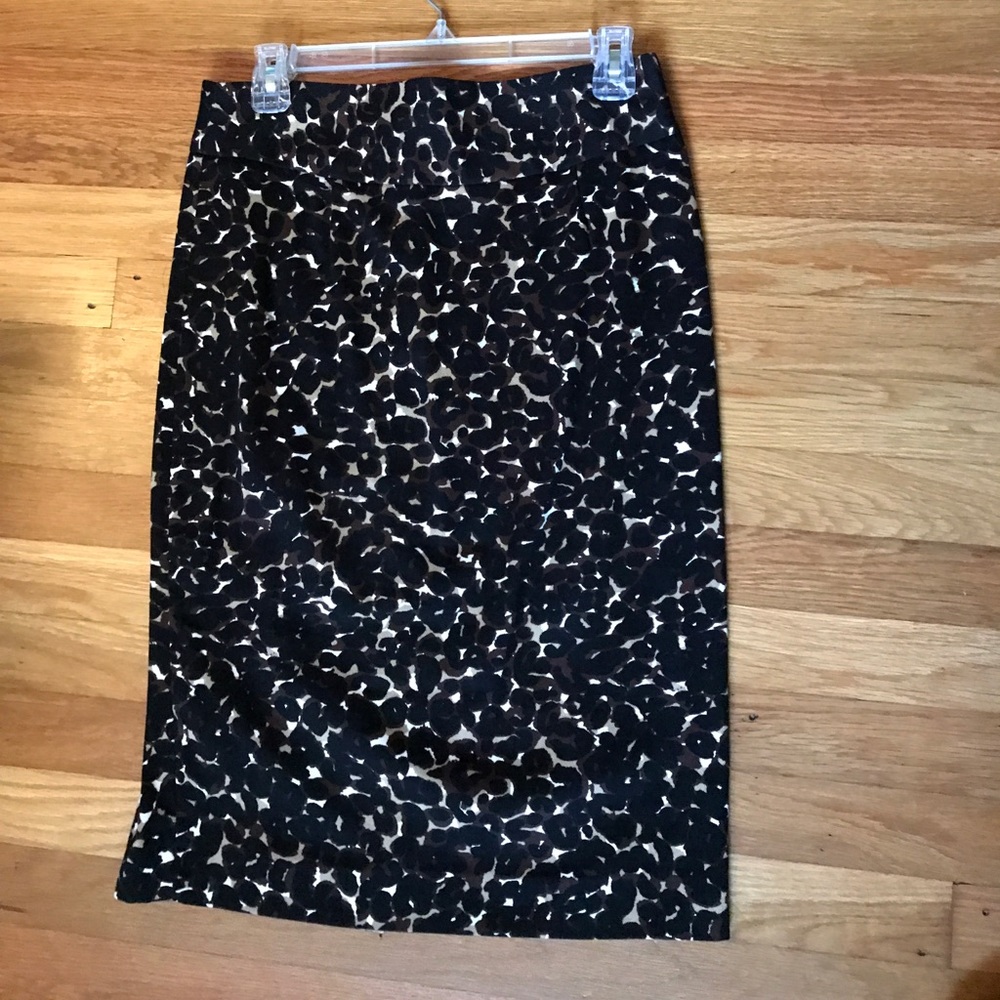 High-waisted skirt