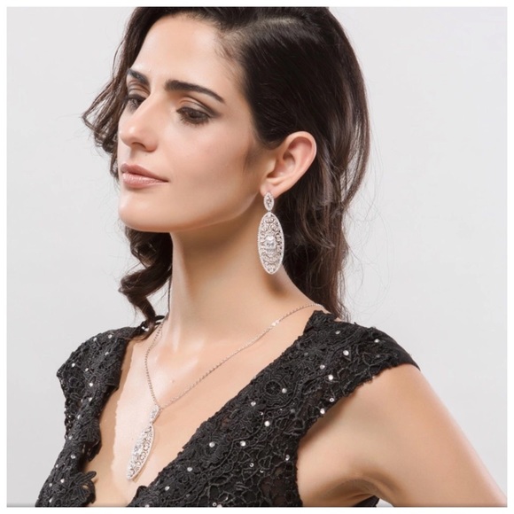 Swarovski Crystals The Acima Earrings S6 - Picture 2 of 5