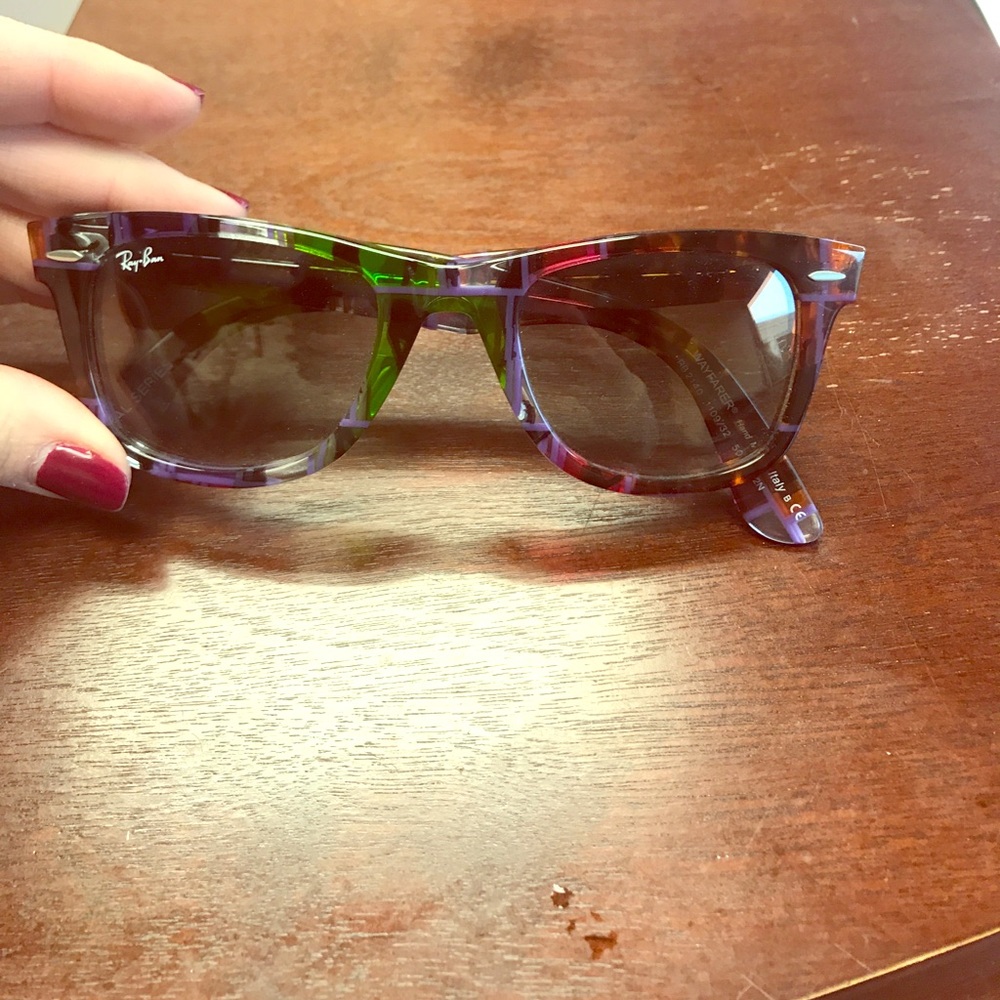 RAY-BANS