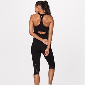 Lululemon In Training Tank. Black. Size 8