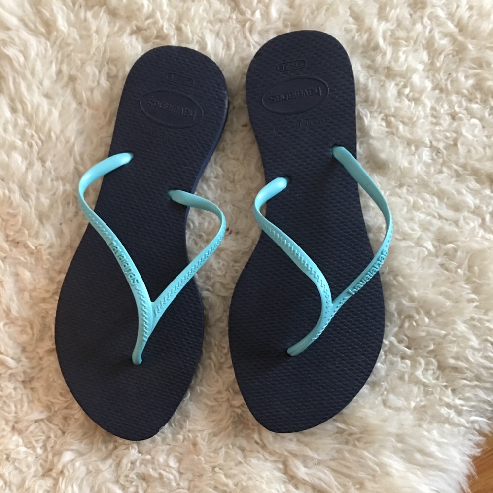 Havaianas NWT navy & turquoise size 7
