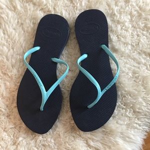 Havaianas NWT navy & turquoise size 7