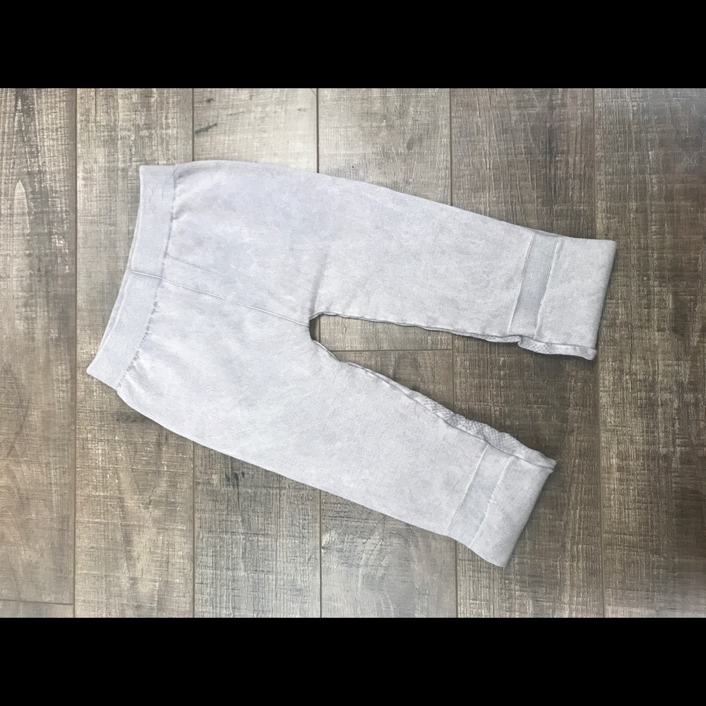 Gray Distressed Leggings - Picture 2 of 2