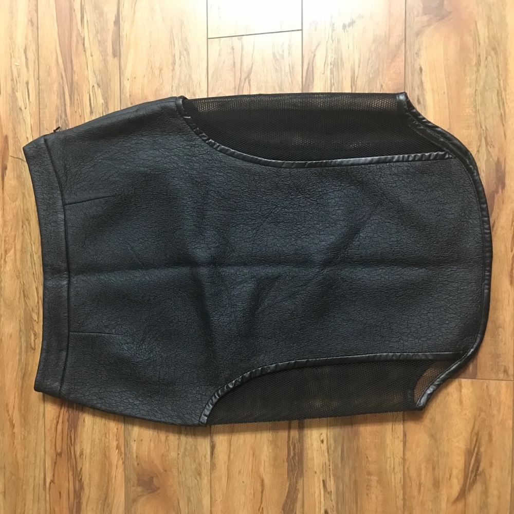 Black faux leather mid skirt - Picture 2 of 4