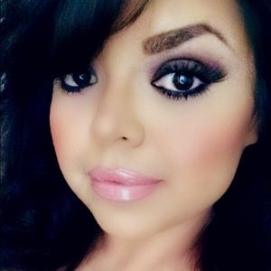 Meet your Posher, Lorie