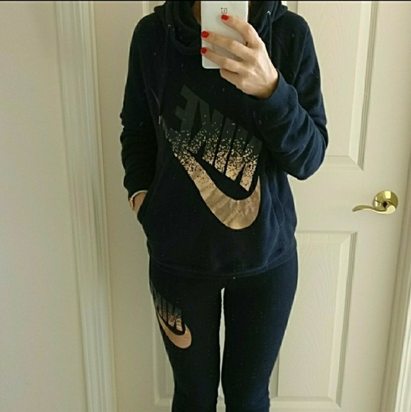 Nike Tops - Nike Black Oversize Hoodie with Rose Gold logo