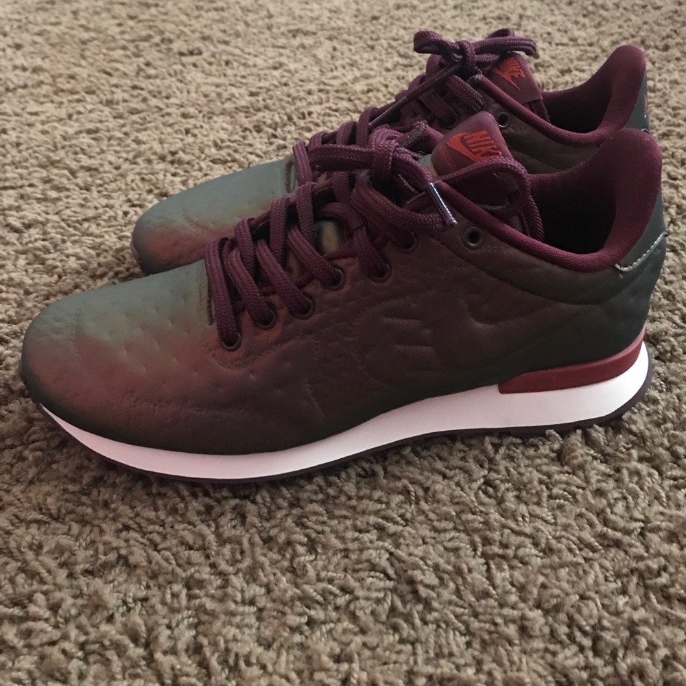 Nike Internationalist