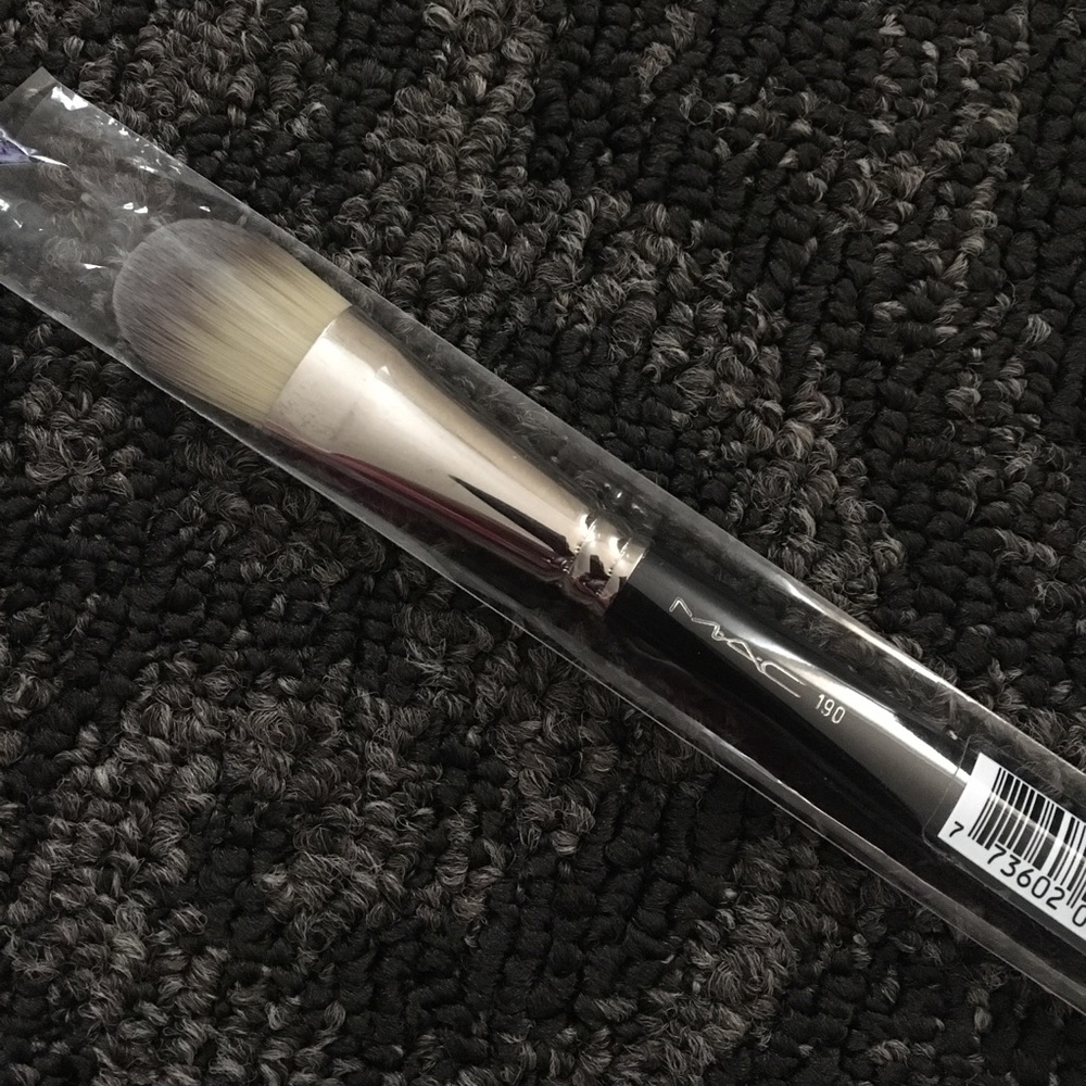 Authentic Mac Foundation Brush