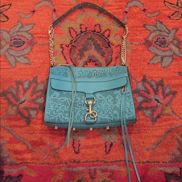 Rebecca Minkoff Handbags - Rebecca Minkoff MAC crossbody VGUC