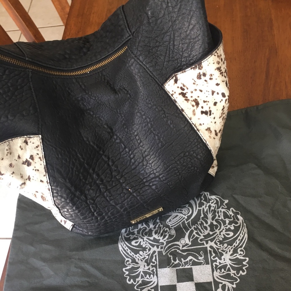 VNCE CAMUTO Leather purse
