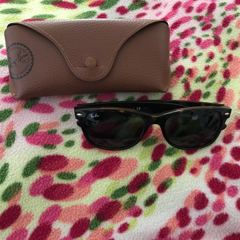 New Wayfarer Raybans