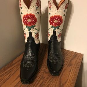 Women's 1883 Lucchese Calf /Wheat Goat Boots