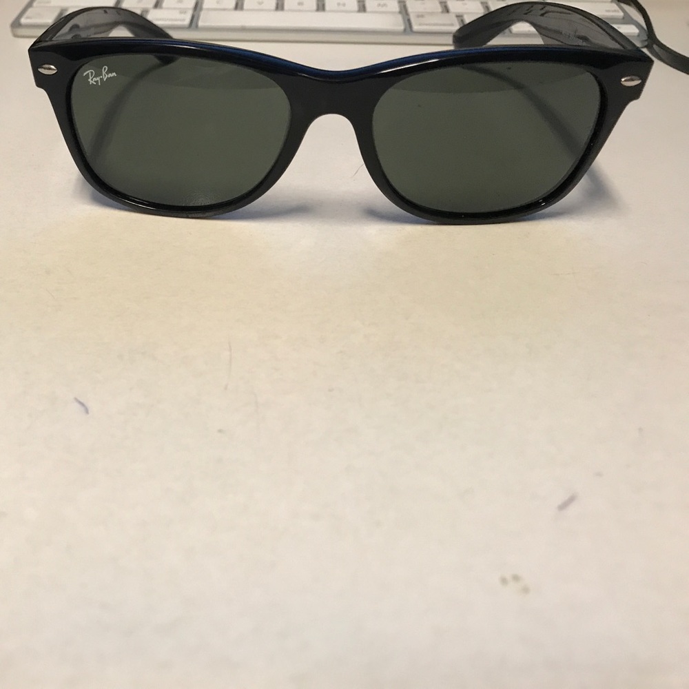 Black Ray-ban wayfarer 50mm