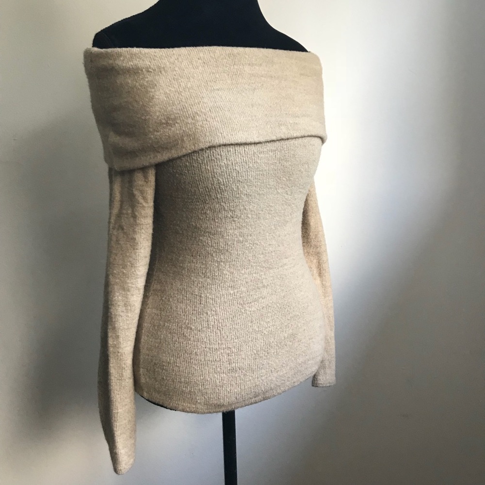 Wonderful Fall Off-shoulder Sweater