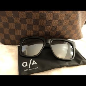 Quay Australia Sunnies On The Prowl BLK/SVL