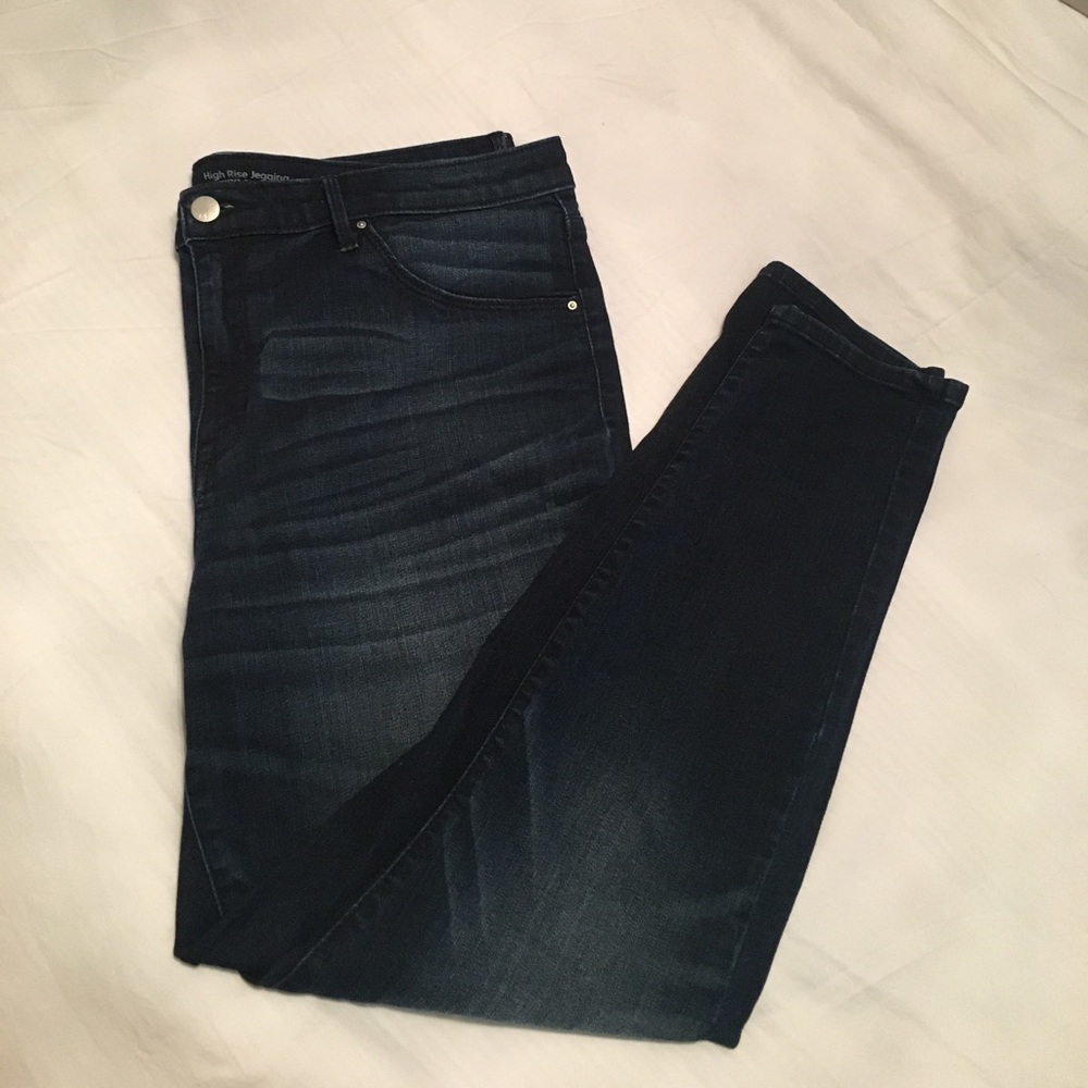 Dark wash jeggings