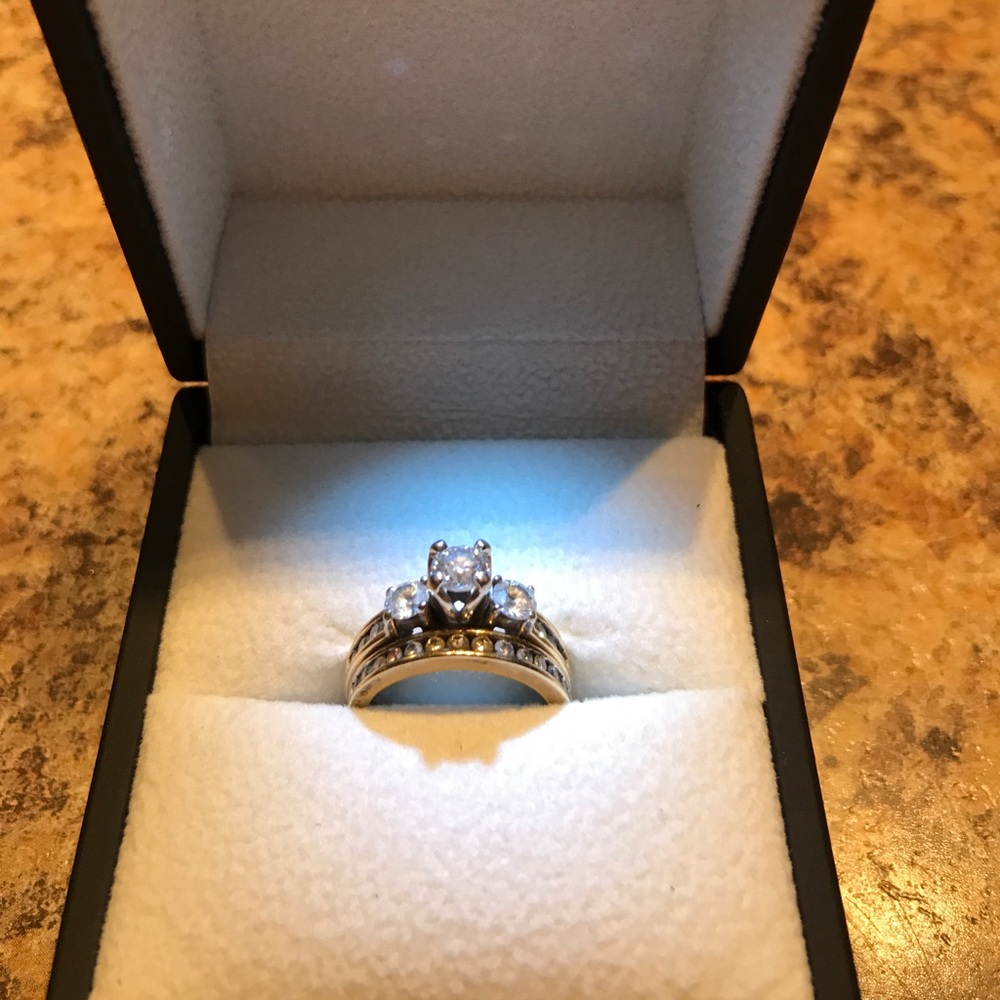 14 KT Wedding Band Set