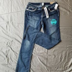 NWT. Maurices DenimFlex Slim Boot Jeans 7/8