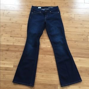 GAP jeans, size 27 s, boot cut, super cute!