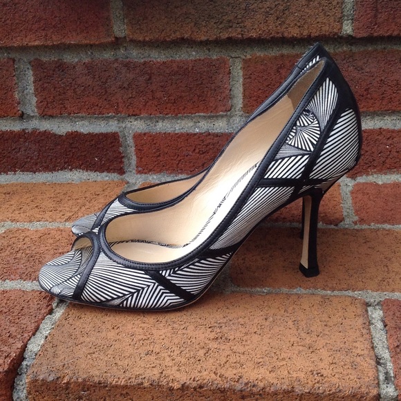 Jimmy Choo Silk 'Hardy' Pump - Picture 3 of 8