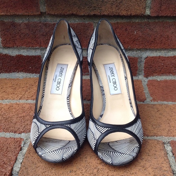 Jimmy Choo Silk 'Hardy' Pump - Picture 4 of 8